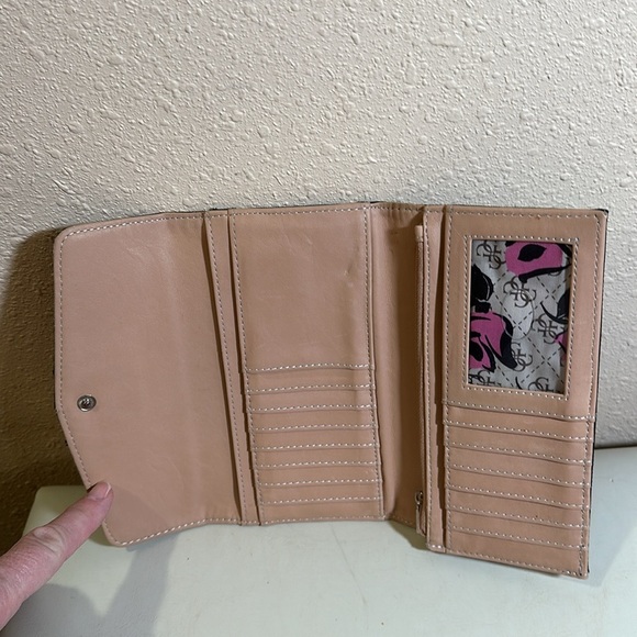Guess tri fold wallet - Picture 3 of 4